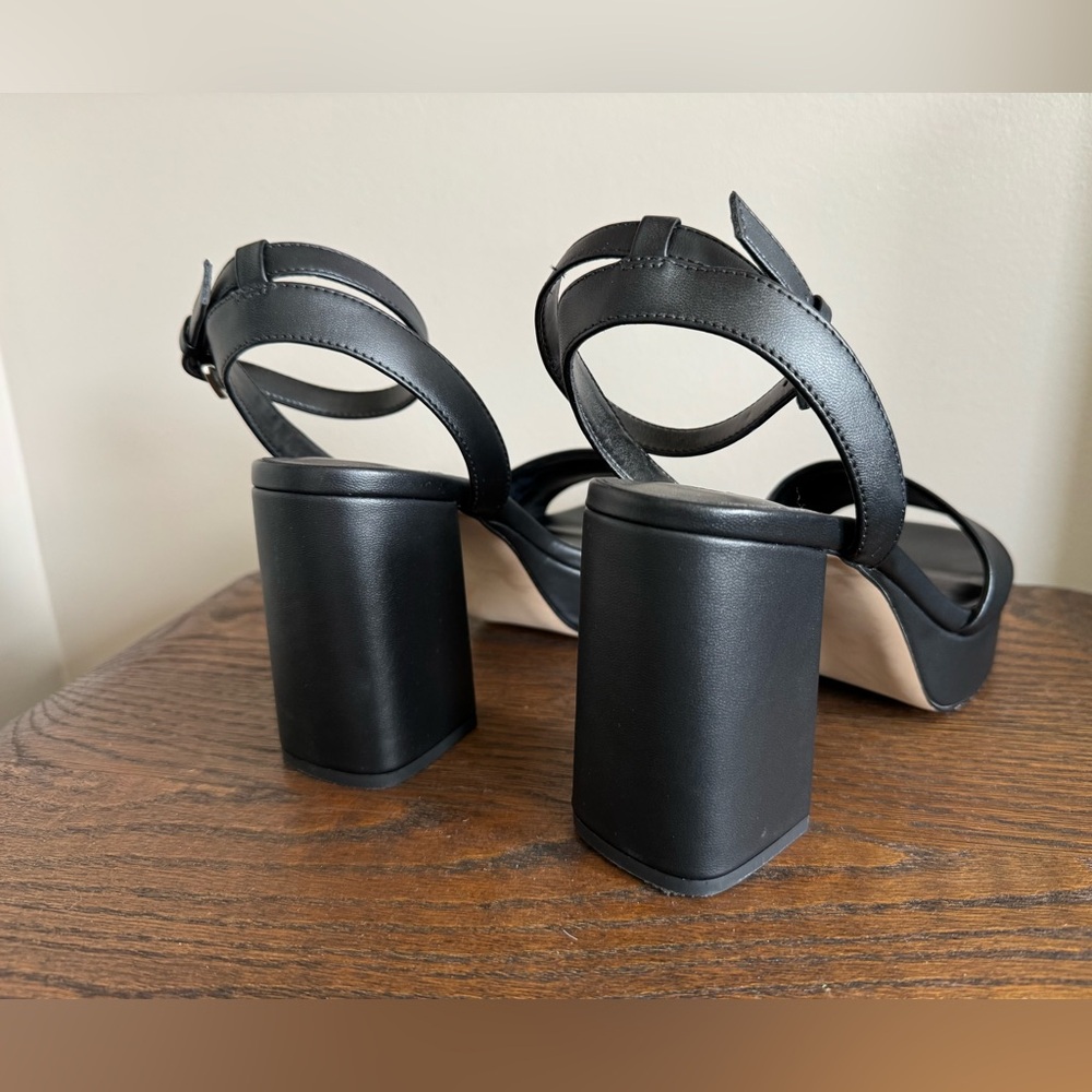 Elegant Black Platform Heel - Picture 4 of 10